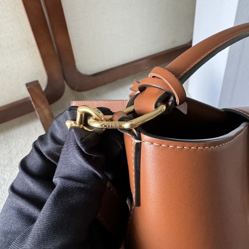 Ce1i*e bucket bags